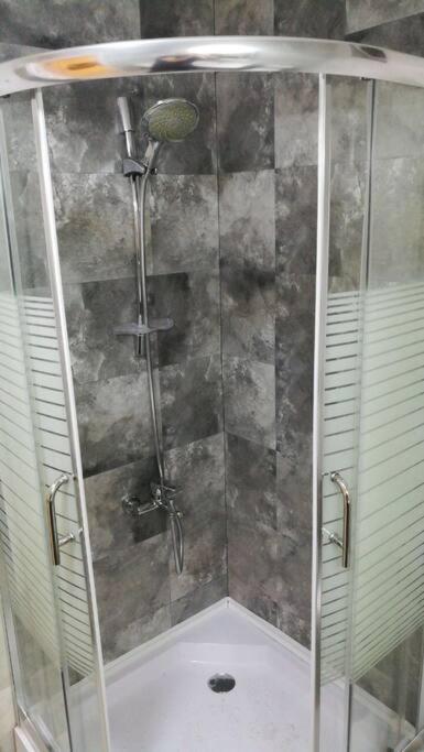 'C' Dazzling Modern 2 Bdrm Apt In Khalda Free Wifi Amman Eksteriør billede