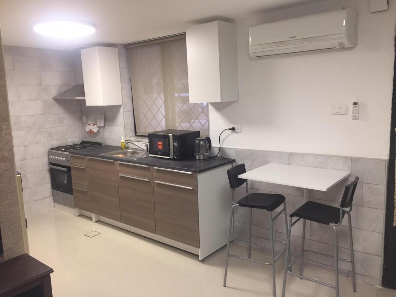 'C' Dazzling Modern 2 Bdrm Apt In Khalda Free Wifi Amman Eksteriør billede